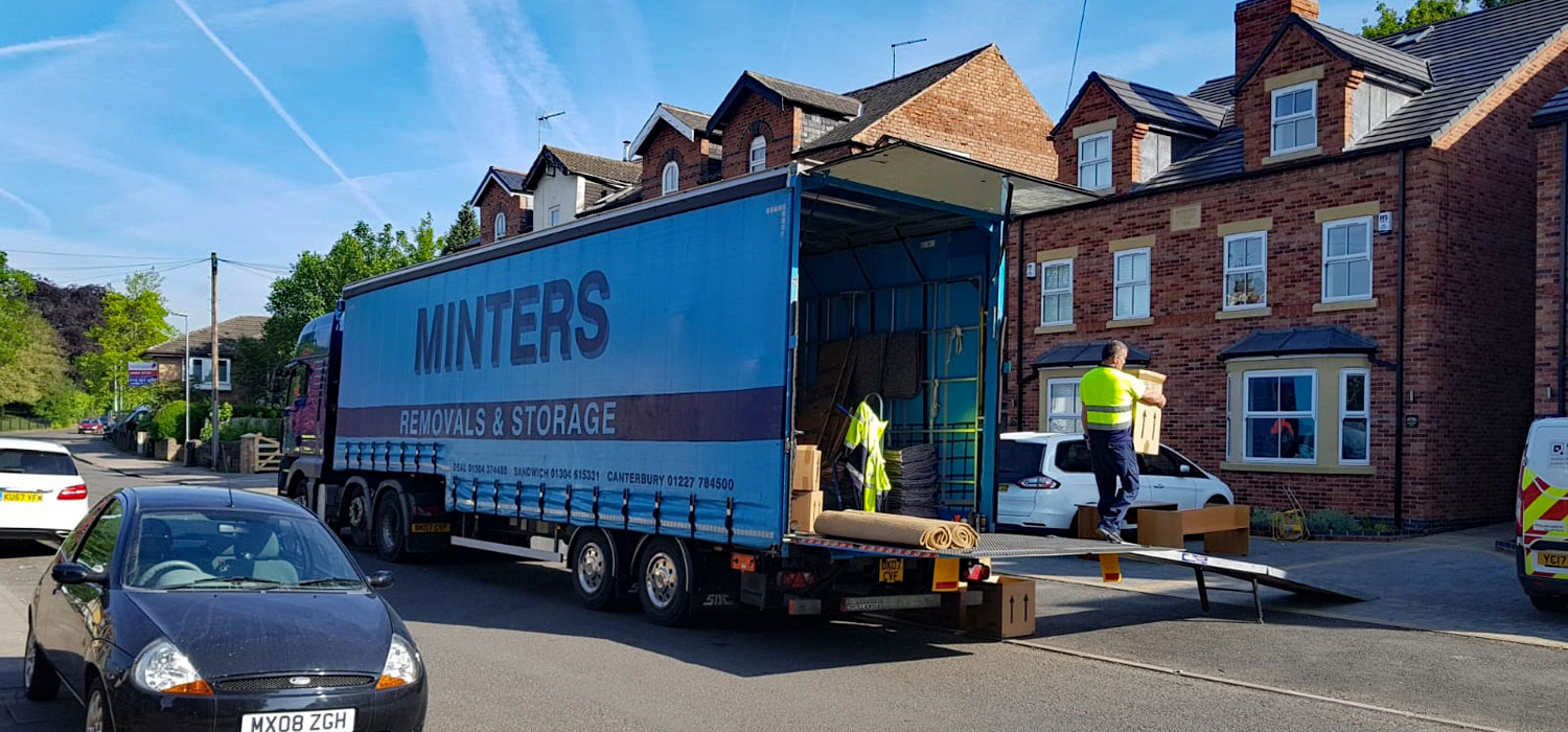 Image of removals in progress by Minters of Deal